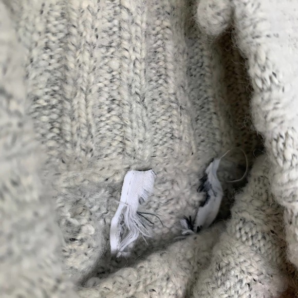 John + Jenn Size Small‎ Cable Knit Sweater Grey Turtleneck Pullover Long Sleeve - Picture 8 of 9